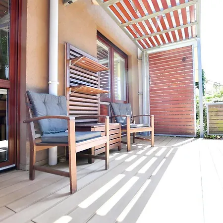 Bocianie Gniazdo Z Ogrodkiem I Garazem *