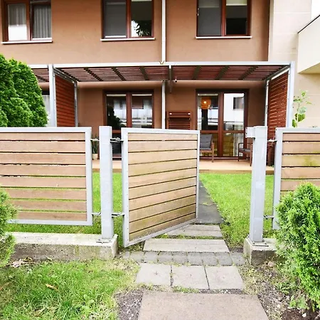 Bocianie Gniazdo Z Ogrodkiem I Garazem 코워브제크