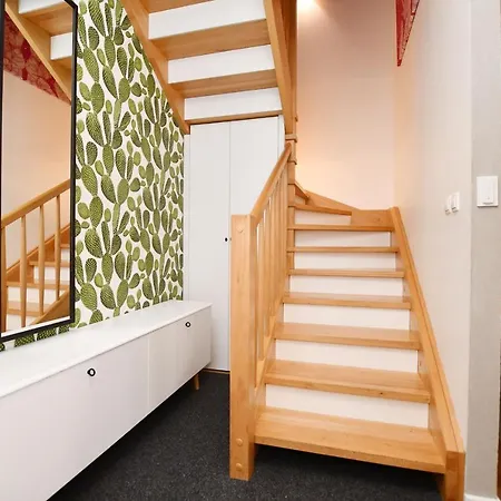 Bocianie Gniazdo Z Ogrodkiem I Garazem * 코워브제크