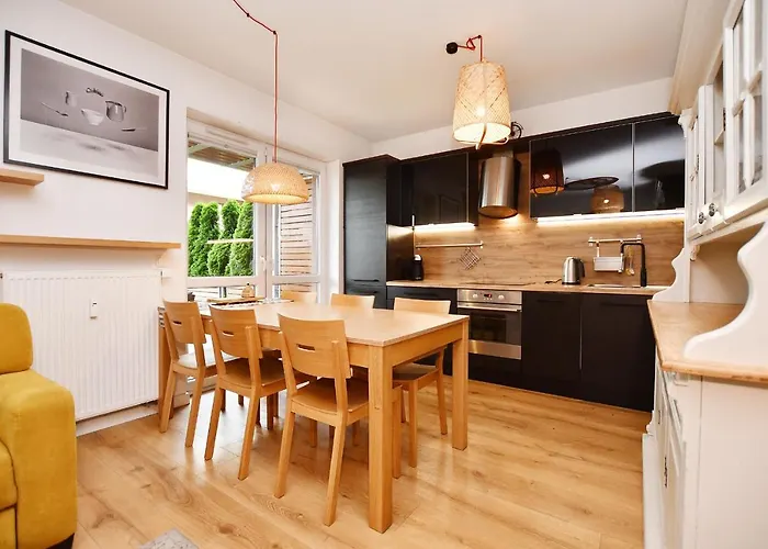 Bocianie Gniazdo Z Ogrodkiem I Garazem 아파트