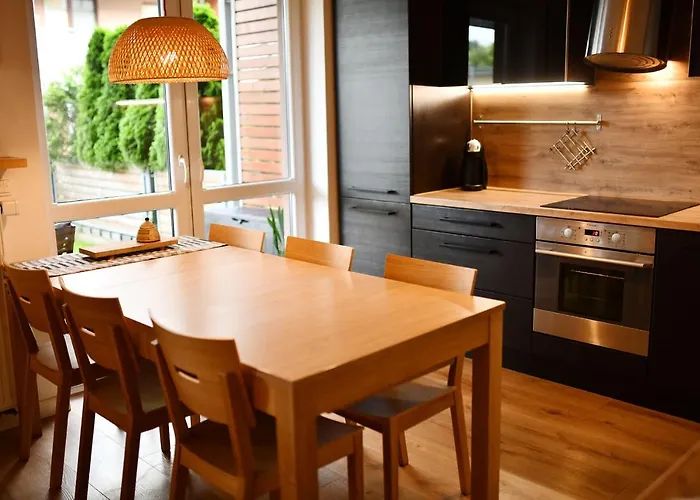 아파트 Bocianie Gniazdo Z Ogrodkiem I Garazem 코워브제크