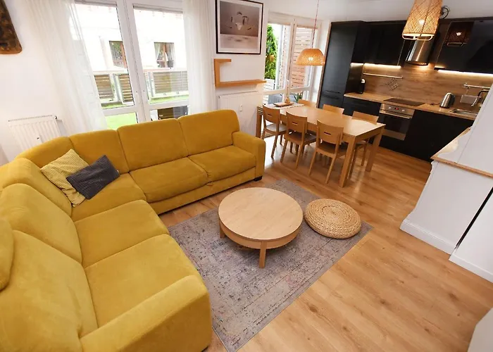 아파트 Bocianie Gniazdo Z Ogrodkiem I Garazem 코워브제크