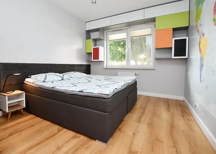 Bocianie Gniazdo Z Ogrodkiem I Garazem 아파트 코워브제크