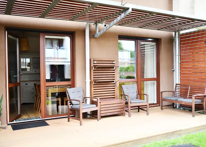 Bocianie Gniazdo Z Ogrodkiem I Garazem * 코워브제크