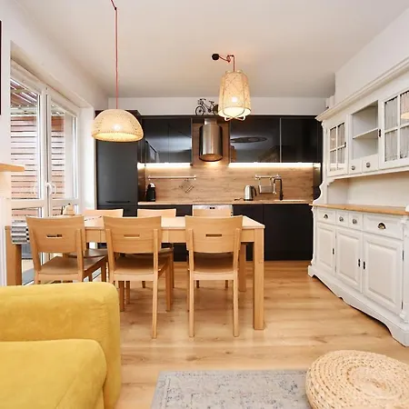 Bocianie Gniazdo Z Ogrodkiem I Garazem קולובז'ג