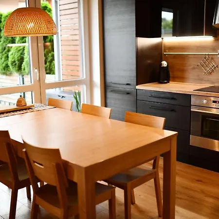 דירה Bocianie Gniazdo Z Ogrodkiem I Garazem קולובז'ג