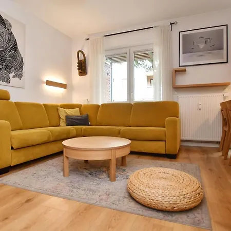 Bocianie Gniazdo Z Ogrodkiem I Garazem شقة